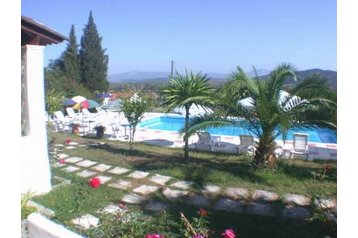 Grecia Privát Ermones, Esterno